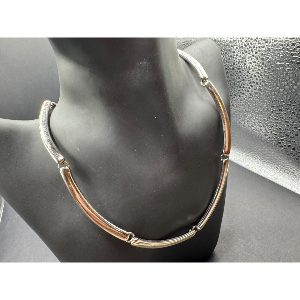 NY & CO Silver Tone Curved Tube Bar Chain Link Choker Necklace Toggle Clasp - Picture 3 of 11